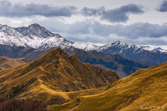 Beginner landscape photography with telephoto lens at Skipper's Canyon, New Zealand by Varina Patel
