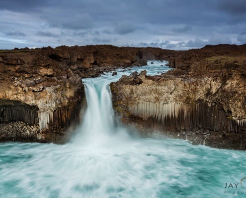 Landscape photography blog cover photo captured using a circular polarizer photography filter in Iceland by Jay Patel